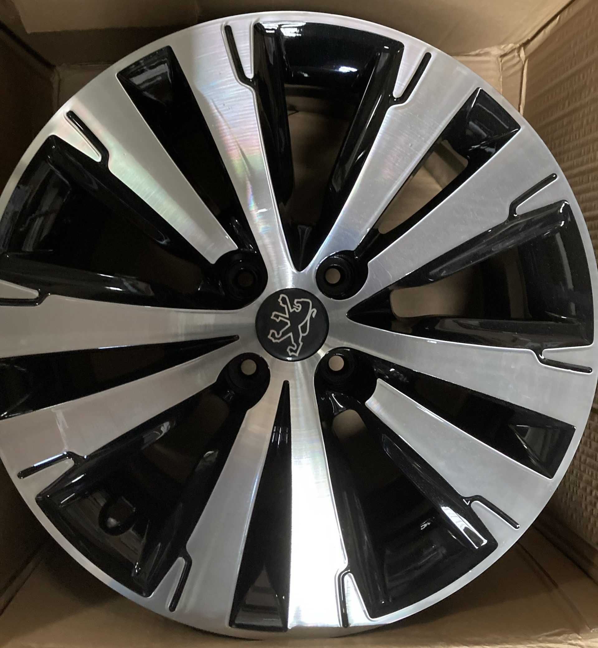 Peugeot 17" 2008 Alloys - 9802462377