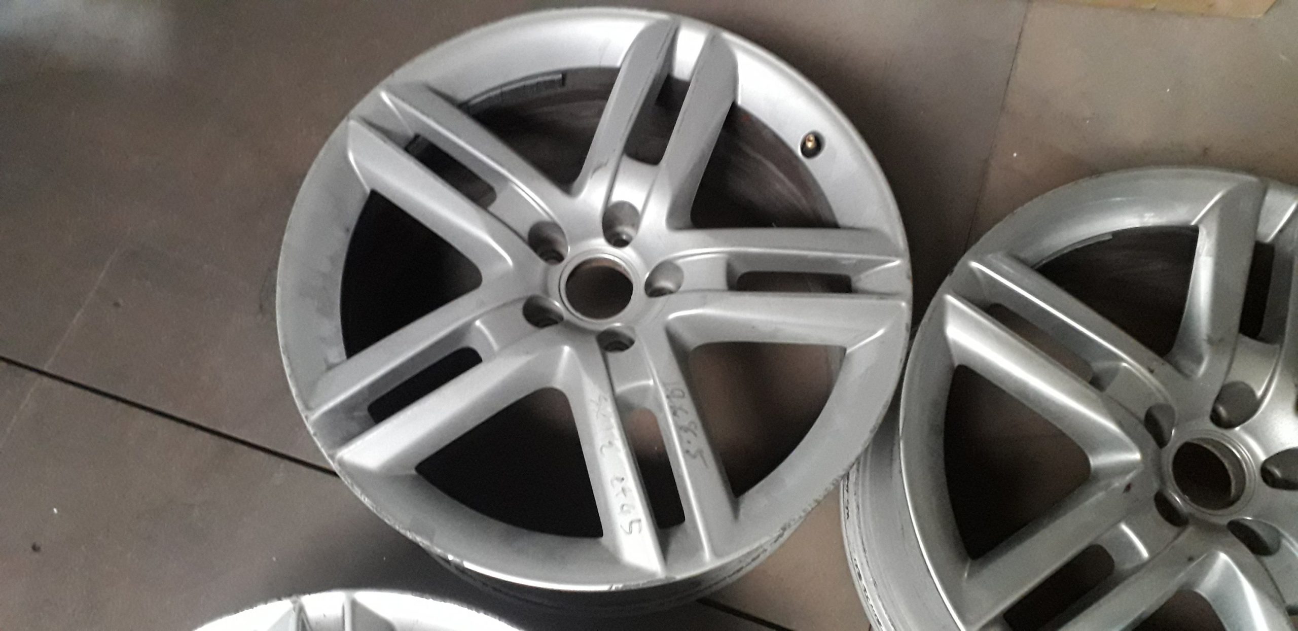 Audi A6 19&quot; Alloys - 4G0 601 025 BQ