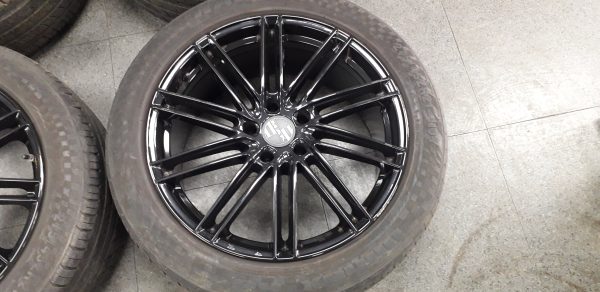 MAK VW Toureg 21" Alloys by Mak with Radar Dmax tyres