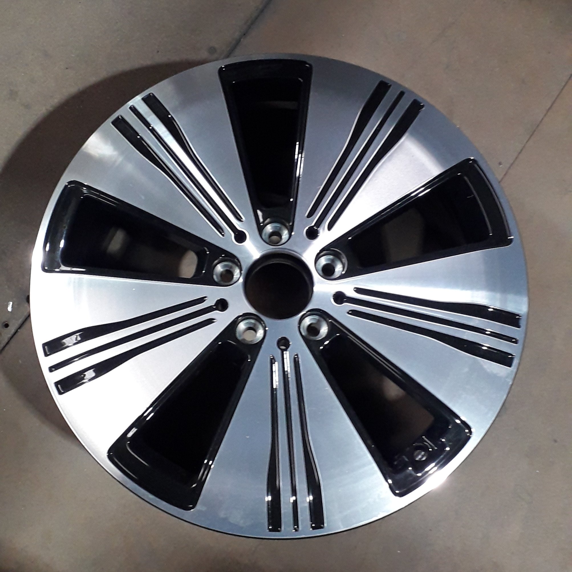 Mercedes 18" EQA / EQB Alloys - A2434010100