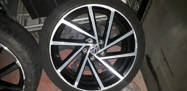 VW 18" Golf Reps with tyre