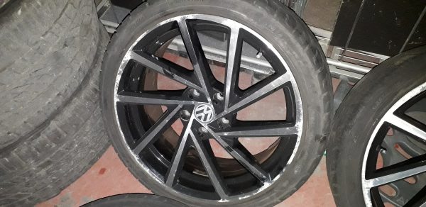 VW 18" Golf Reps with tyre